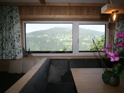 Ein allgemeiner Bergblick oder ein Berglick von der Ferienwohnung aus