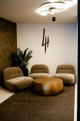Ein Sitzbereich in der Unterkunft LH Suites Aparthotel - NEW since 2025