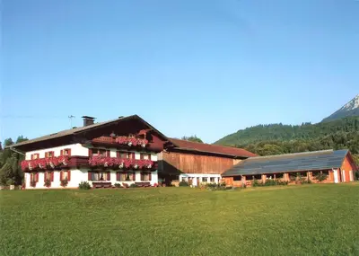 Ein allgemeiner Bergblick oder ein Berglick von der Ferienwohnung aus