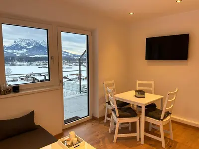 Ein allgemeiner Bergblick oder ein Berglick von der Ferienwohnung aus