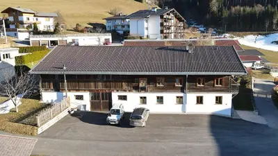 Das Gebäude in dem sich das Chalet befindet