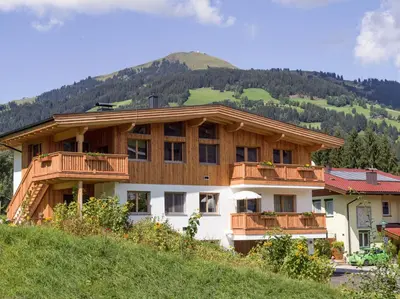 Ein allgemeiner Bergblick oder ein Berglick von der Ferienwohnung aus