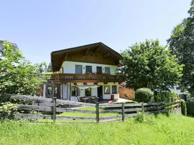 Ein Garten an der Unterkunft holiday home Emberger, Fügen