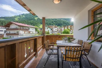 Ein allgemeiner Bergblick oder ein Berglick von der Ferienwohnung aus