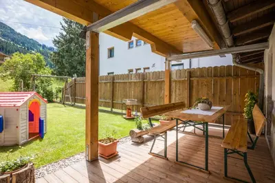 Ein allgemeiner Bergblick oder ein Berglick von der Ferienwohnung aus