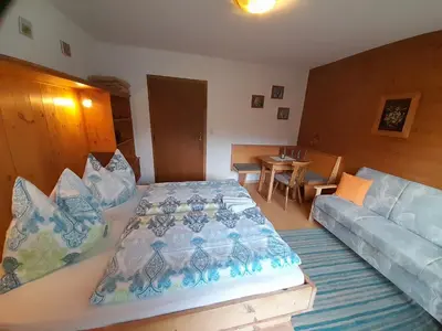 Ein Sitzbereich in der Unterkunft Haus Rosenegg