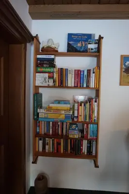 Die Bibliothek in der Ferienwohnung