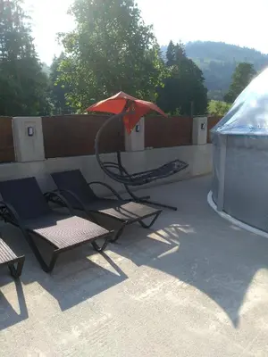 Ein allgemeiner Bergblick oder ein Berglick von der Pension aus