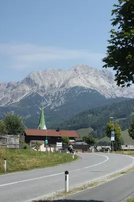 Ein allgemeiner Bergblick oder ein Berglick von der Ferienwohnung aus