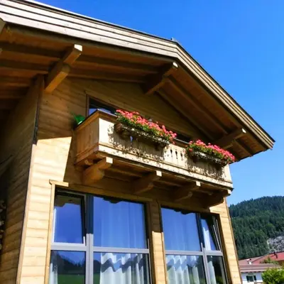 Das Gebäude in dem sich die Ferienwohnung befindet