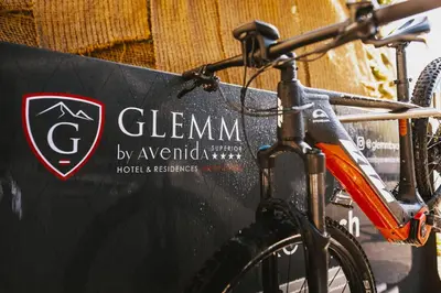 Radfahren an der Unterkunft GLEMM by AvenidA Superior Hotel & Residences oder in der Nähe