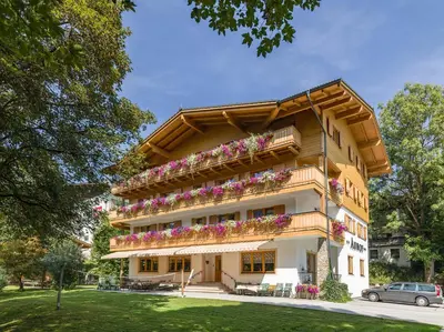 Das Gebäude in dem sich die Pension befindet