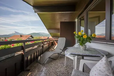 Ein allgemeiner Bergblick oder ein Berglick von der Ferienwohnung aus