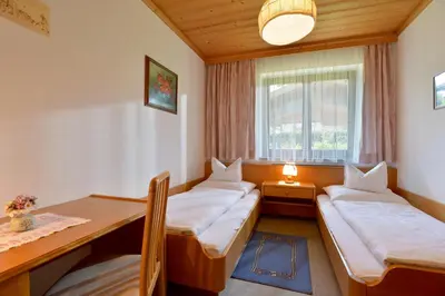 Ein Bett oder Betten in einem Zimmer der Unterkunft Haus Alexander