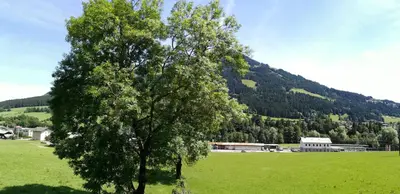 Ein allgemeiner Bergblick oder ein Berglick von der Ferienwohnung aus