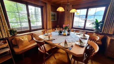 Ein Sitzbereich in der Unterkunft Beautiful Family Chalet in the heart of Inneralpbach