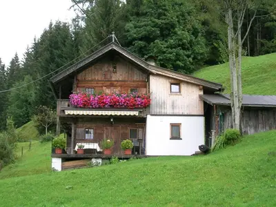 Ein Garten an der Unterkunft Ferienhäuschen Rahm