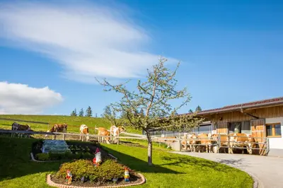 Ein Garten an der Unterkunft Sonnenappartements Madlstatthof