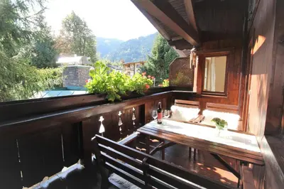 Ein allgemeiner Bergblick oder ein Berglick von der Ferienwohnung aus