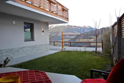 Ein allgemeiner Bergblick oder ein Berglick von der Ferienwohnung aus