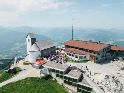 Ein allgemeiner Bergblick oder ein Berglick von der Ferienwohnung aus