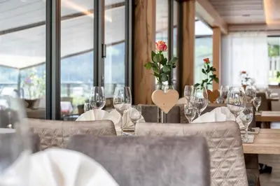 Ein Sitzbereich in der Unterkunft Café-Restaurant Bettina
