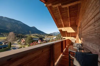 Ein allgemeiner Bergblick oder ein Berglick von der Ferienwohnung aus