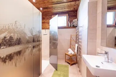 Ein Badezimmer in der Unterkunft Haus Rabl