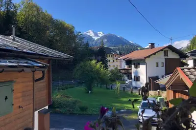 Ein allgemeiner Bergblick oder ein Berglick von der Ferienwohnung aus