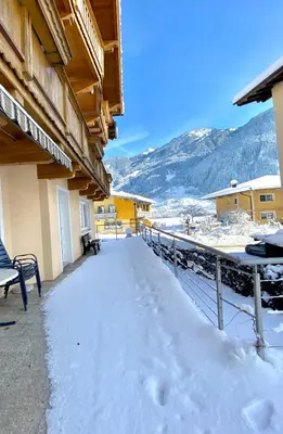 Ein allgemeiner Bergblick oder ein Berglick von der Ferienwohnung aus