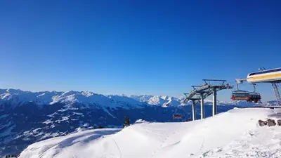 Ein allgemeiner Bergblick oder ein Berglick von der Ferienwohnung aus