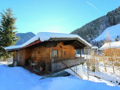 Chalet in Kirchberg near Ski Gondola im Winter