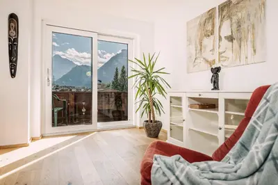 Ein allgemeiner Bergblick oder ein Berglick von der Ferienwohnung aus
