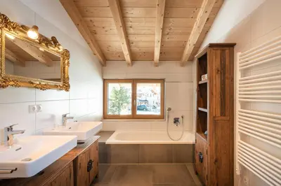 Ein Badezimmer in der Unterkunft Ski in - Ski out Panoramaferienhaus Breitmoos neben Mittelstation
