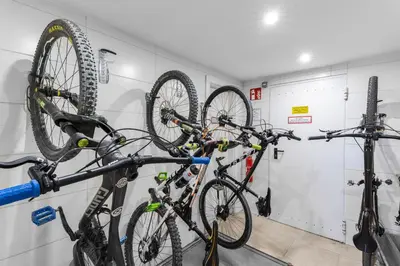 Radfahren an der Unterkunft Boutique Hotel ANYBODY oder in der Nähe