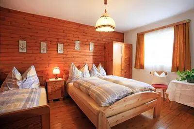Ein Bett oder Betten in einem Zimmer der Unterkunft Landhaus Hinterebenhub