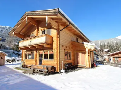 Ein allgemeiner Bergblick oder ein Berglick von des Chalets aus