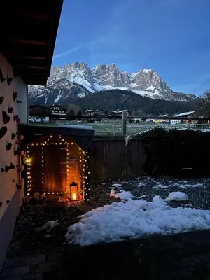 Ein allgemeiner Bergblick oder ein Berglick von der Ferienwohnung aus