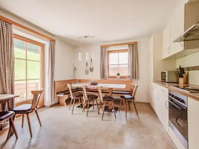 Küche/Küchenzeile in der Unterkunft Apartment in Hainzenberg near Ski Lift