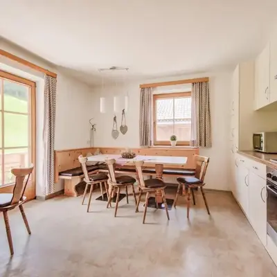 Apartment in Hainzenberg near Ski Lift