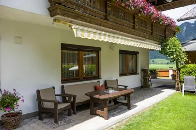 Ein Garten an der Unterkunft Ferienwohnung Knabl
