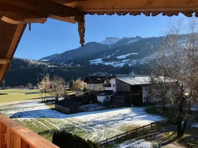 Ein allgemeiner Bergblick oder ein Berglick von der Ferienwohnung aus