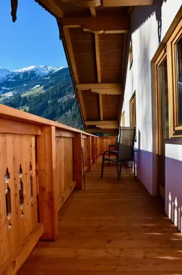 Ein allgemeiner Bergblick oder ein Berglick von der Ferienwohnung aus