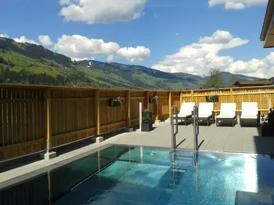 Ein allgemeiner Bergblick oder ein Berglick von des Hotels aus