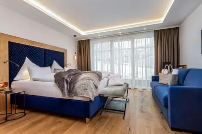 Ein Sitzbereich in der Unterkunft Hotel Neuhaus