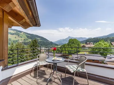 Ein allgemeiner Bergblick oder ein Berglick von des Hotels aus