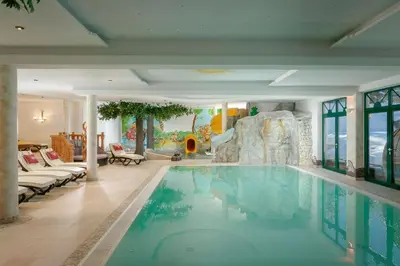 Der Swimmingpool an oder in der Nähe von Vitalhotel Sonnenhof
