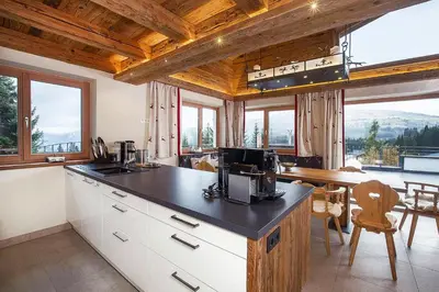 Küche/Küchenzeile in der Unterkunft Chalet in Königsleiten with Mountain Views & Spa
