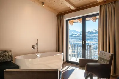 Ein allgemeiner Bergblick oder ein Berglick von des Hotels aus