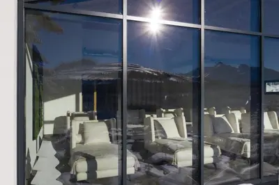 Ein allgemeiner Bergblick oder ein Berglick von des Hotels aus